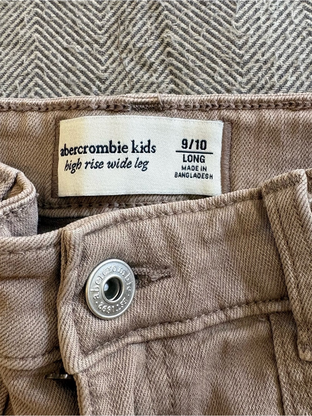 Abercrombie & Fitch Kids Jeans 9/10 Long - Picture 3 of 5